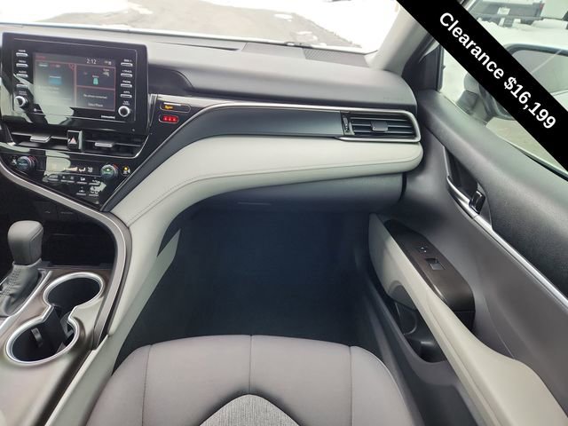 2022 Toyota Camry LE