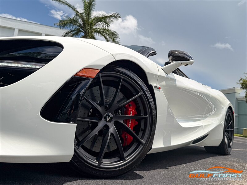Used 2021 McLaren 720S Performance photo 13