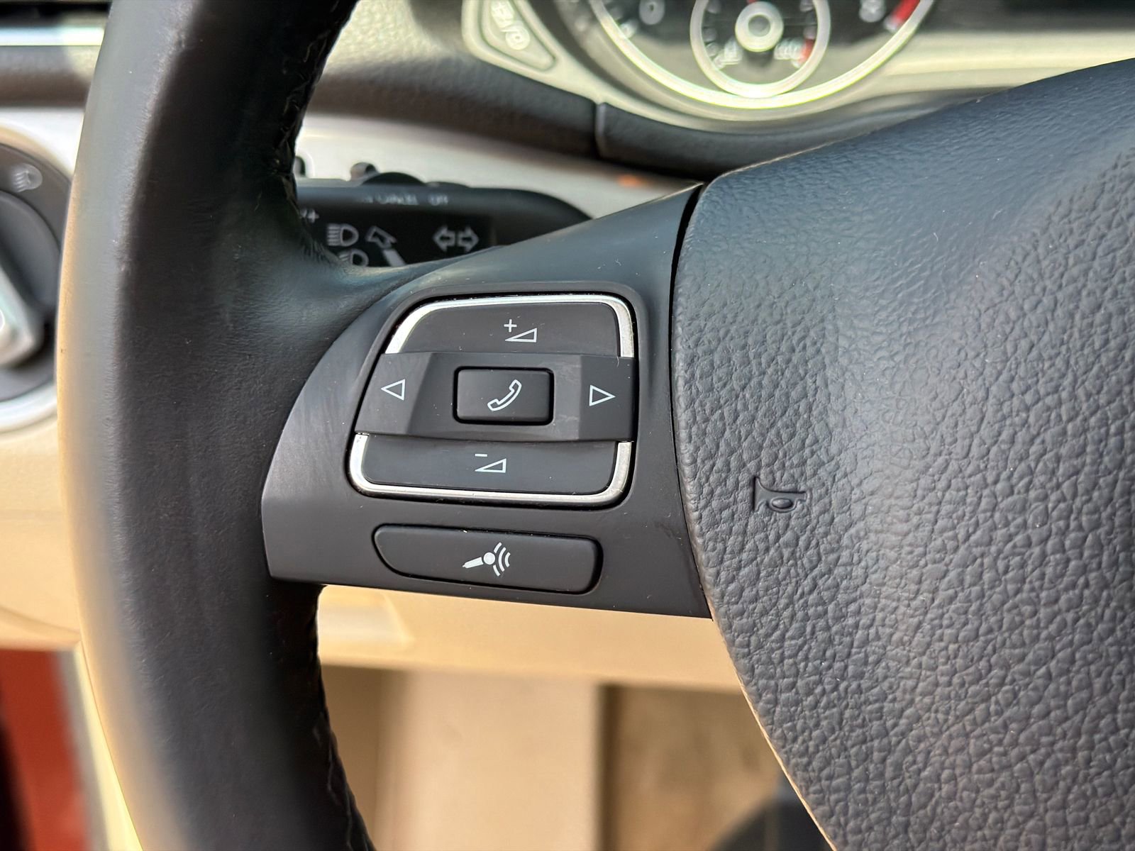 2014 Volkswagen Passat 1.8T Wolfsburg Edition