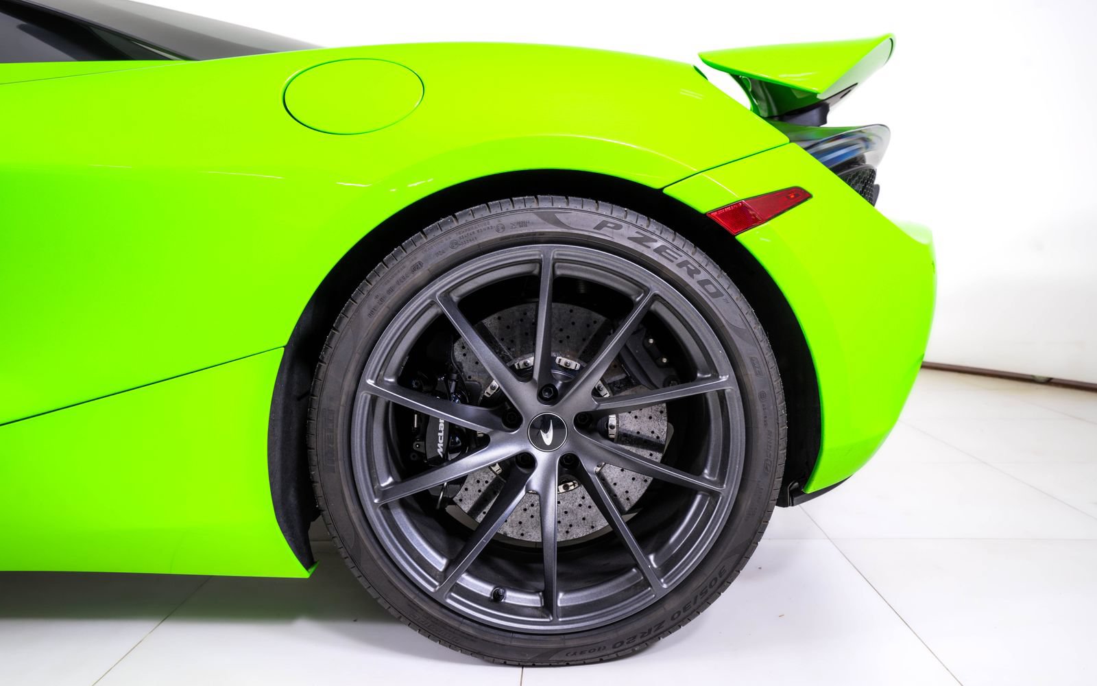 Used 2022 McLaren 720S Performance photo 16
