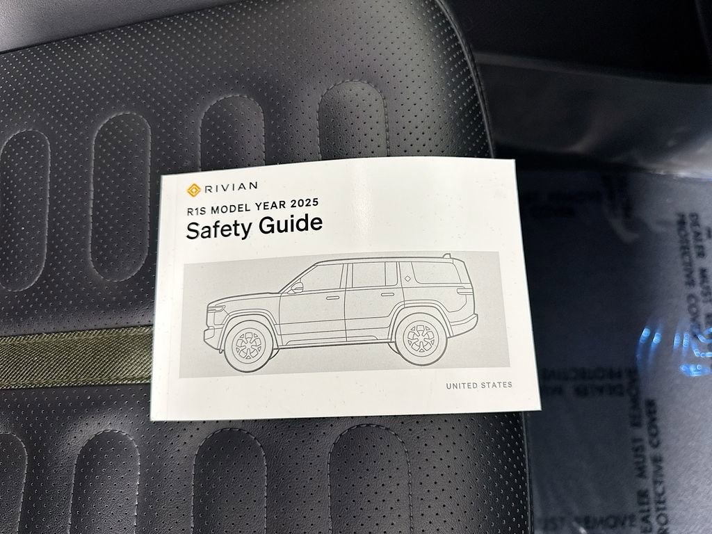 2025 Rivian R1S Adventure