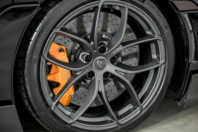 Used 2020 McLaren 720S Performance photo 23