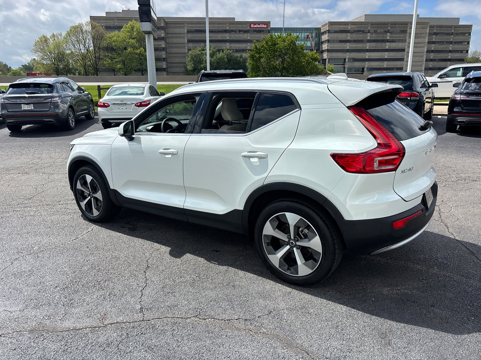 2024 Volvo Xc40 B5 Plus