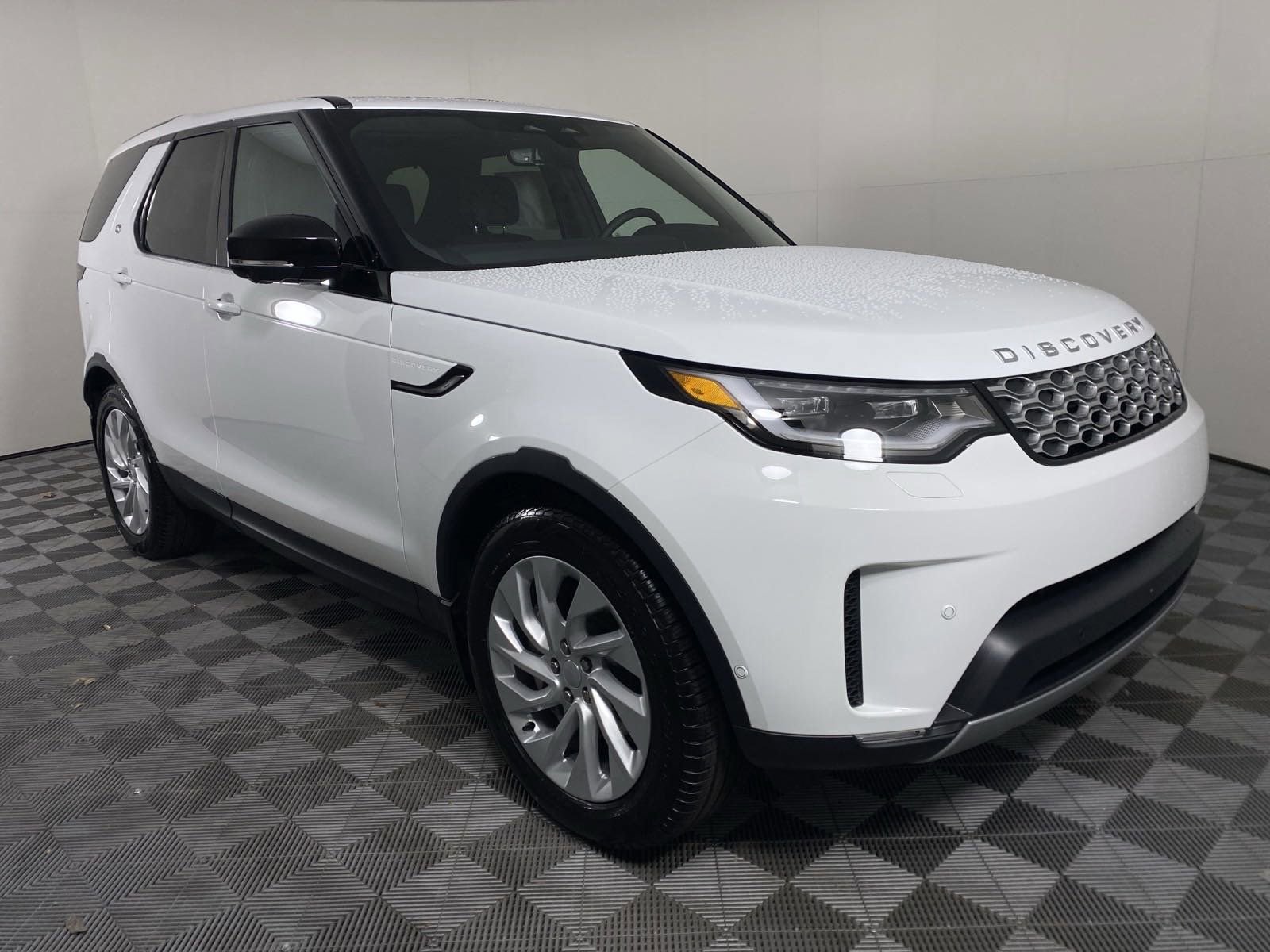 2025 Land Rover Discovery S