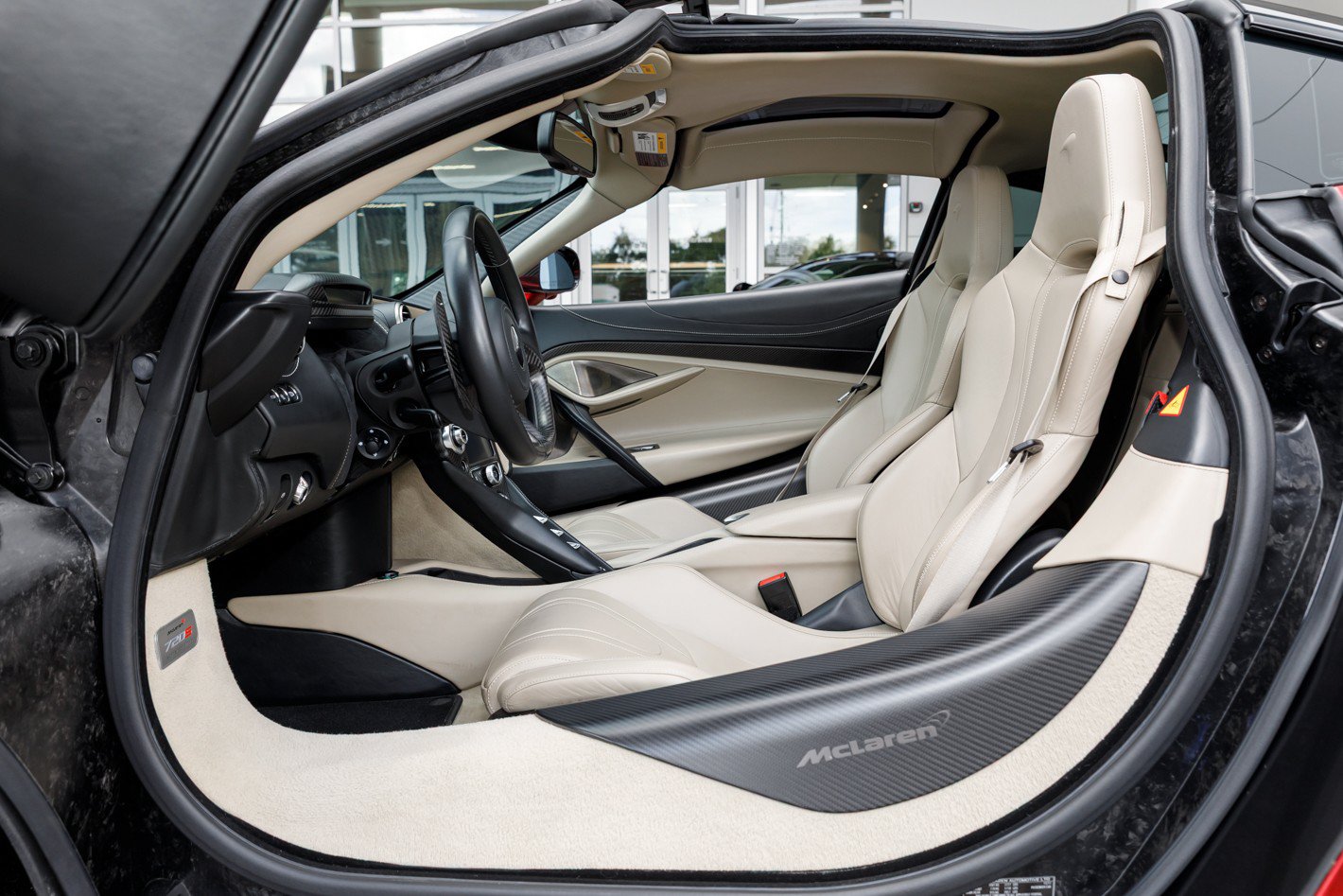 Used 2018 McLaren 720S Luxury photo 21