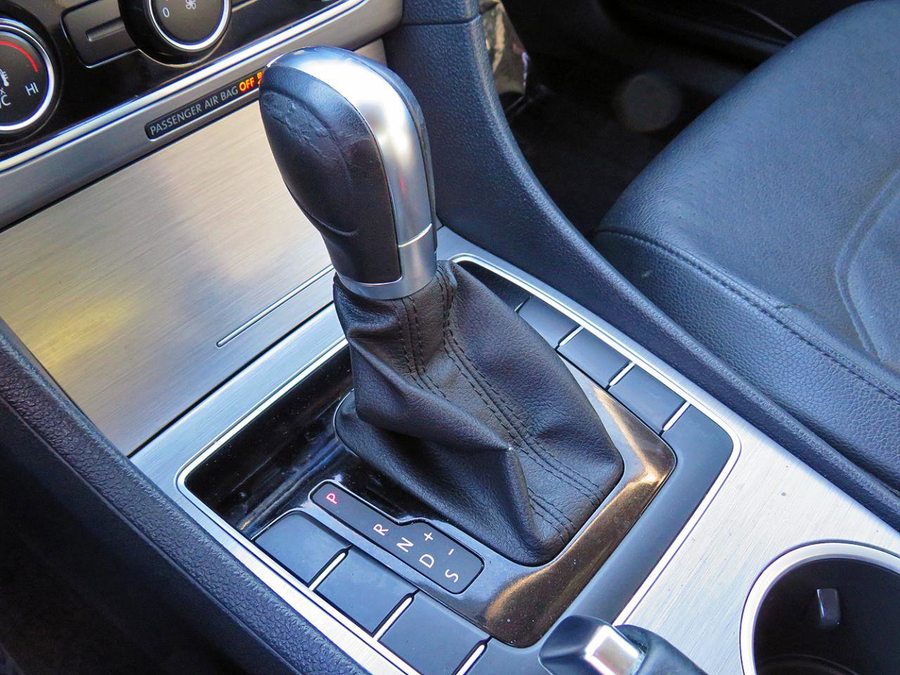 2014 Volkswagen Passat 1.8T SE