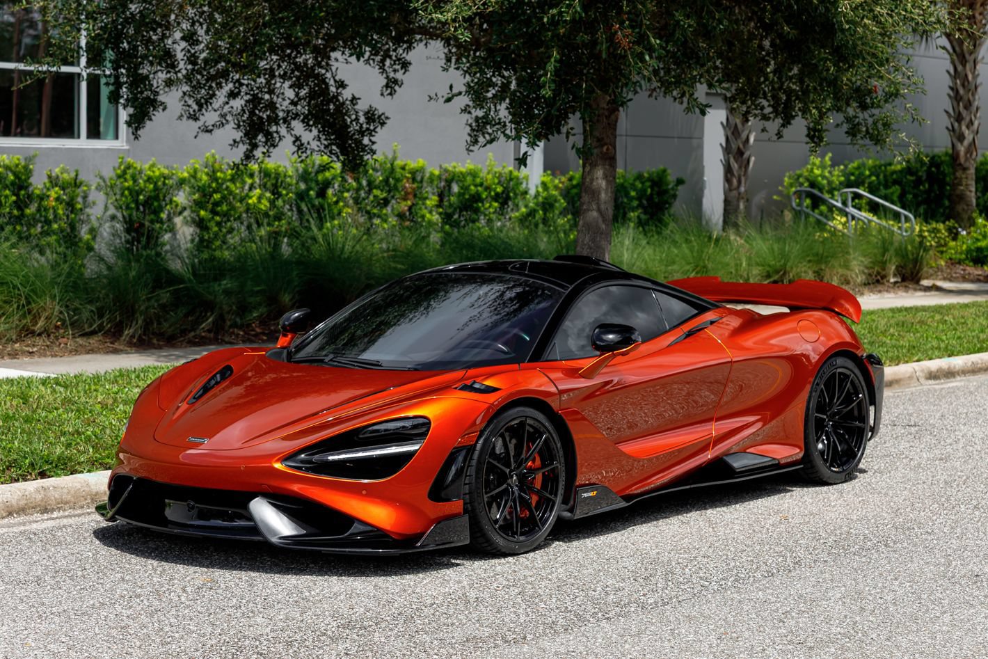 Used 2021 McLaren 765LT photo 25