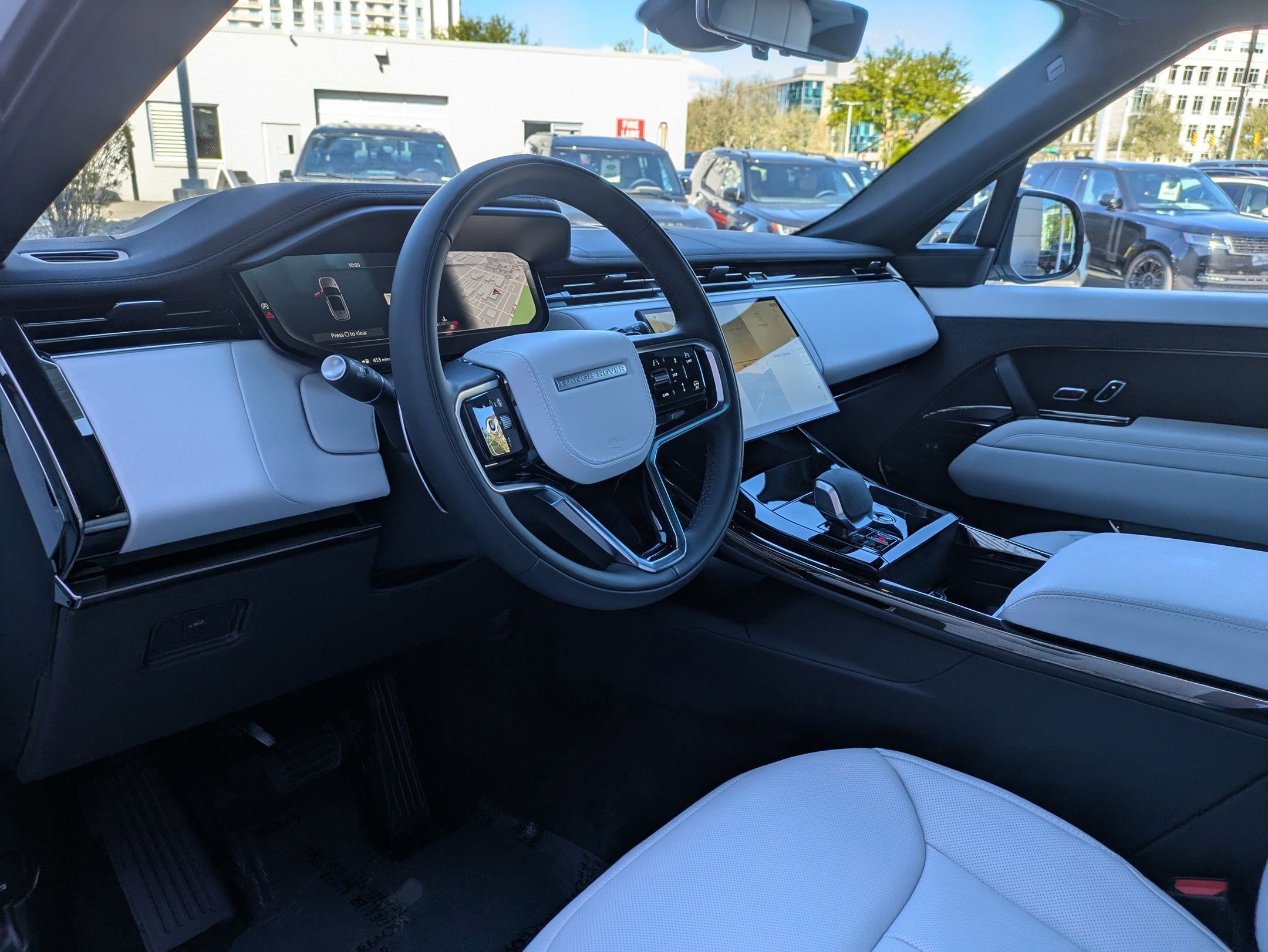 2026 Land Rover Range Rover Sport SE