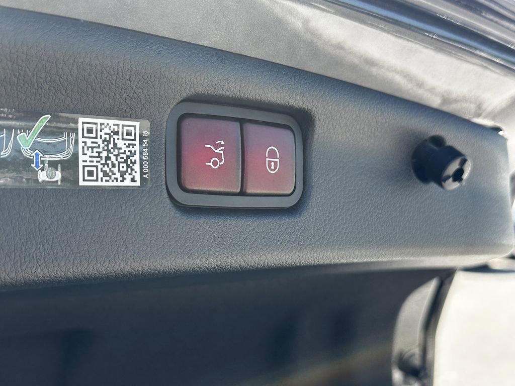 2025 Mercedes-Benz C 300 Sedan