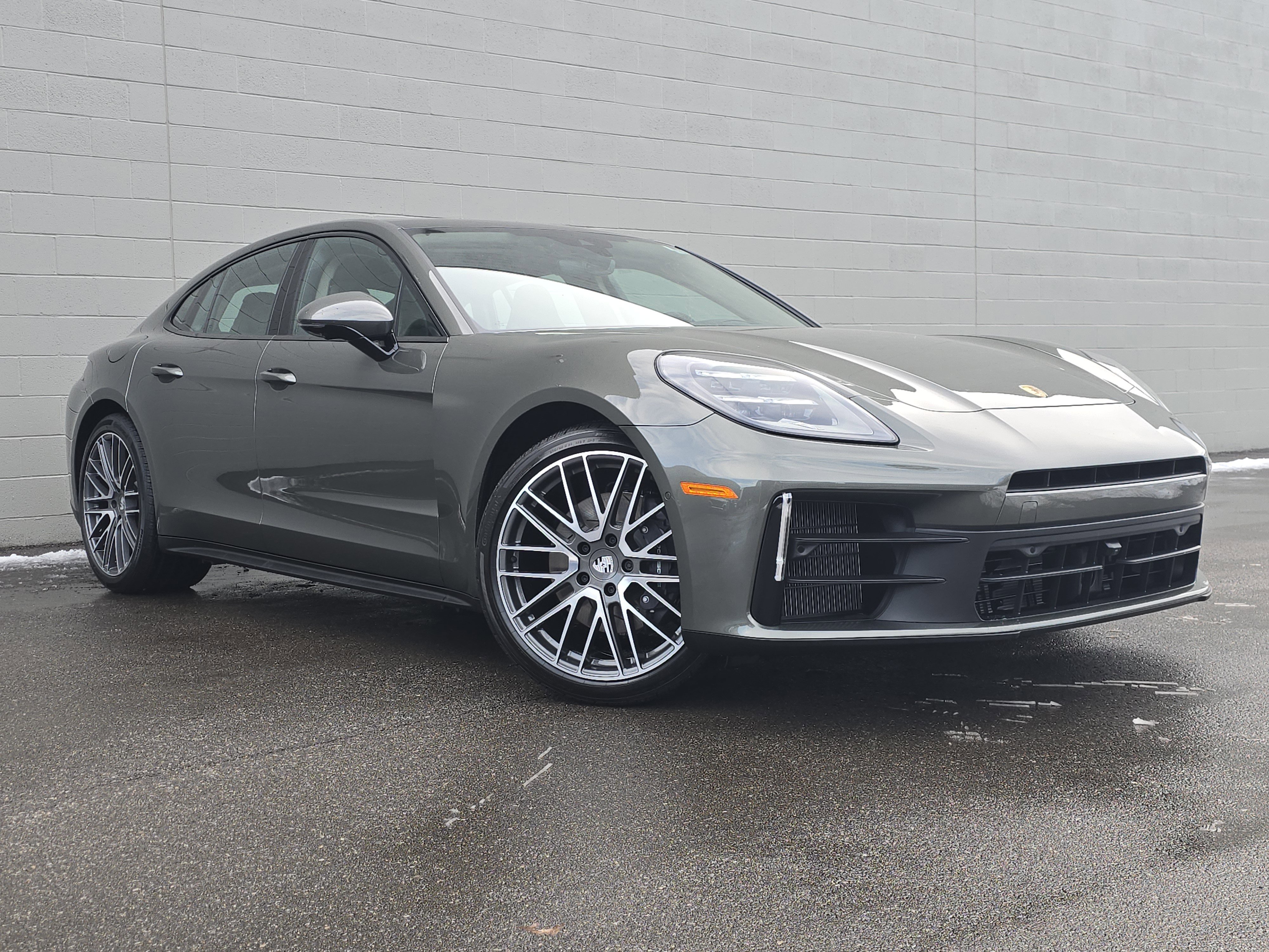2026 Porsche Panamera 4