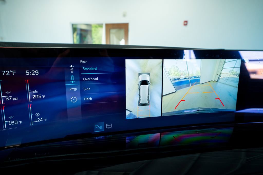 2025 Cadillac Escalade Sport