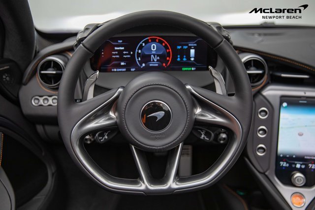 Used 2025 McLaren 750S Spider photo 17