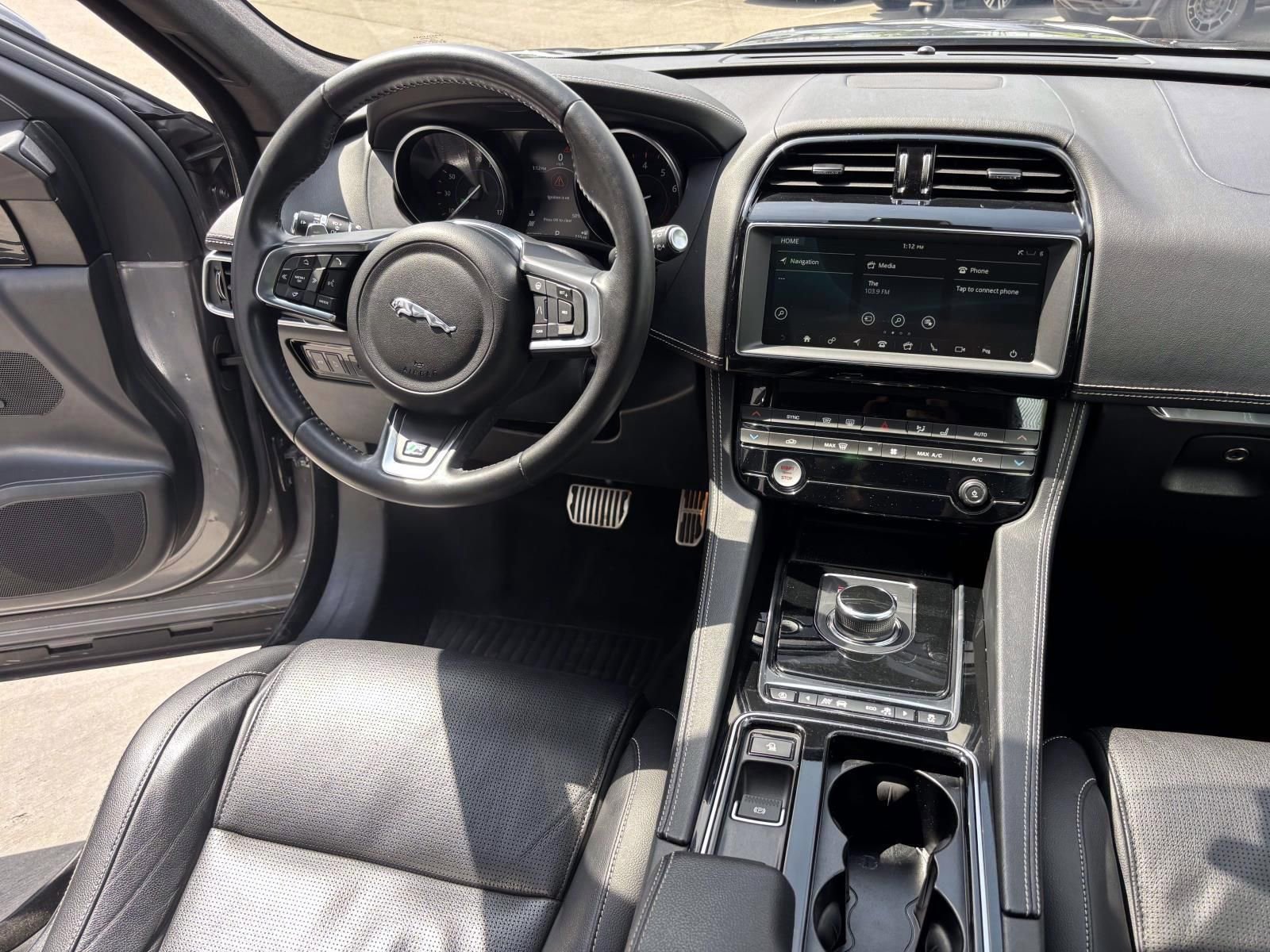 2019 Jaguar F-Pace R-Sport