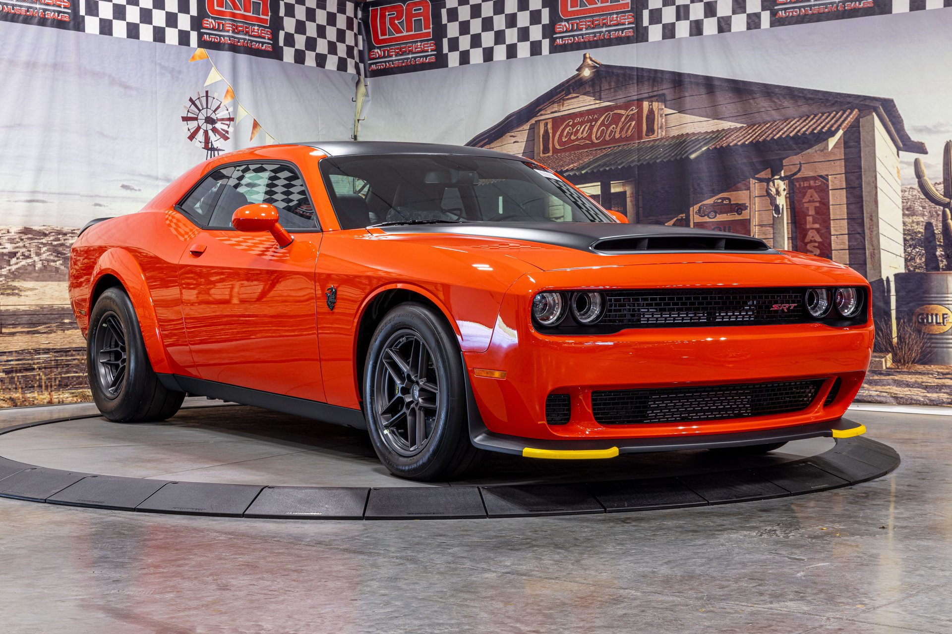 CHALLENGER RED HEELS TEE 新品未使用　XL Used Dodge Challenger SRT Hellcat Redeye for Sale in Cherry Hill