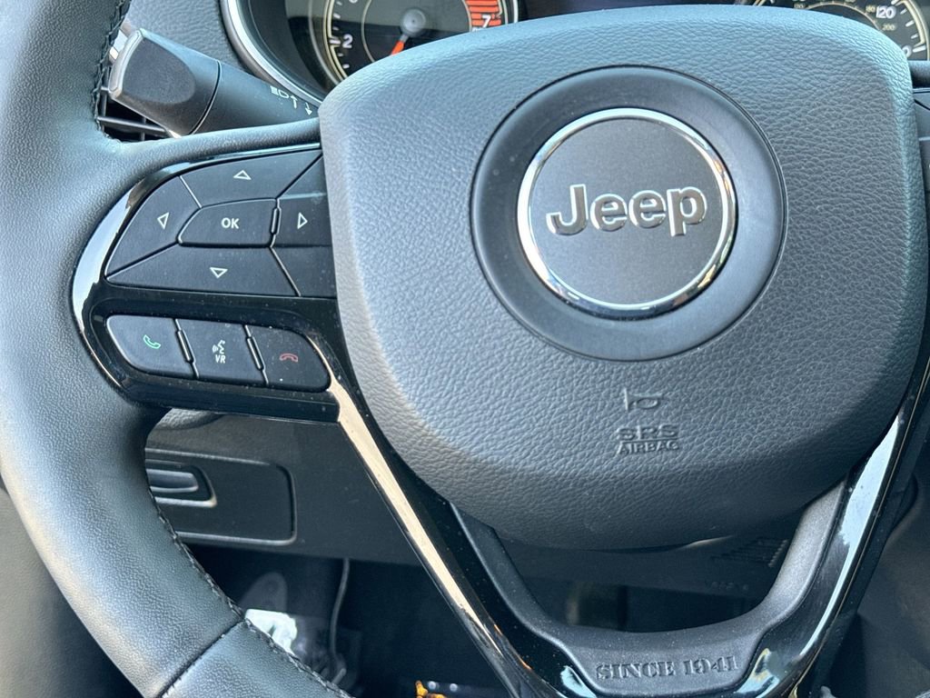 2023 Jeep Cherokee Altitude Lux