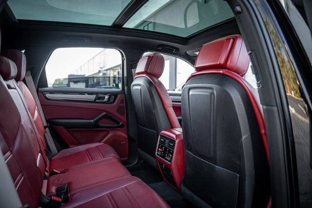 2022 Porsche Cayenne Platinum Edition