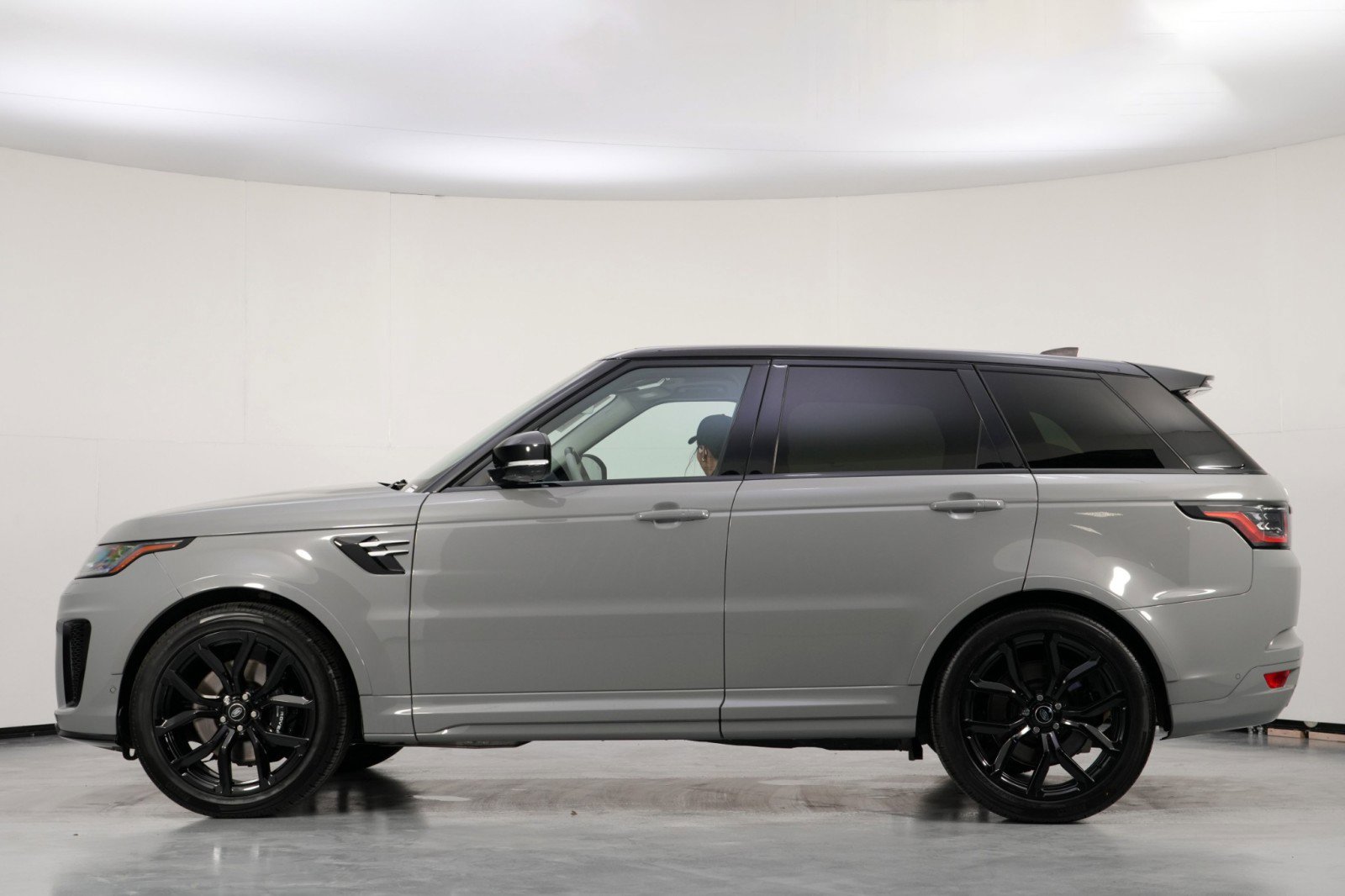 2022 Land Rover Range Rover Sport SVR Carbon Edition