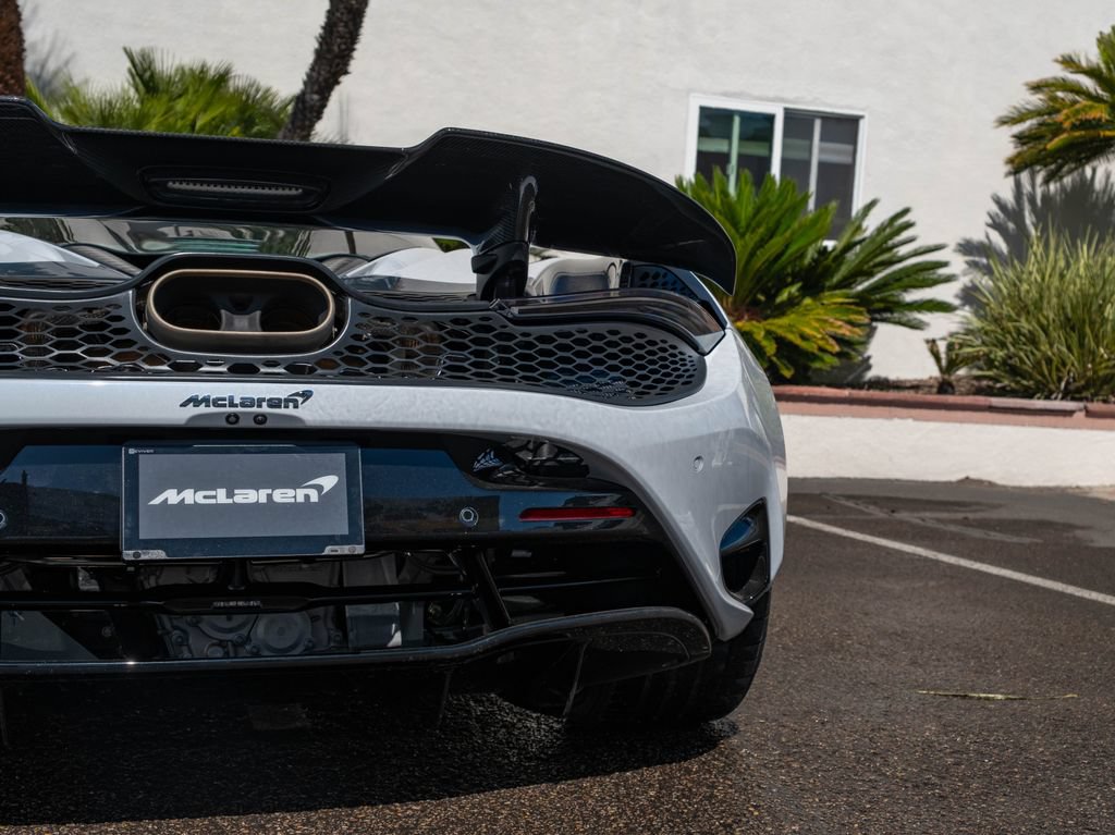 New 2026 McLaren 750S photo 31