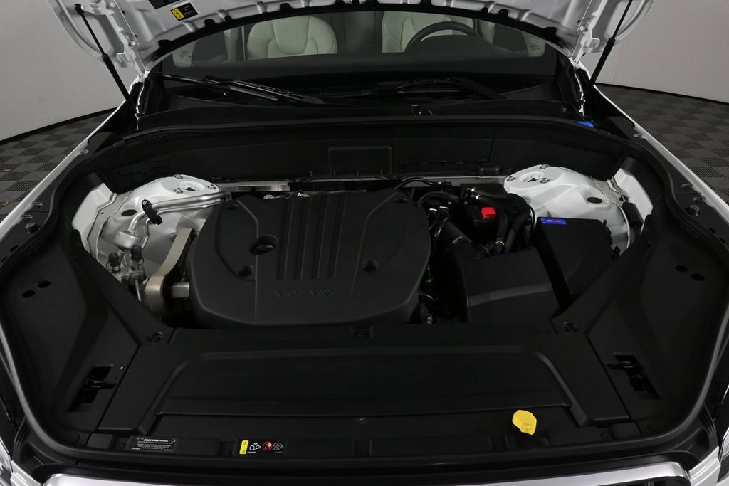 2025 Volvo Xc90 B5 Plus