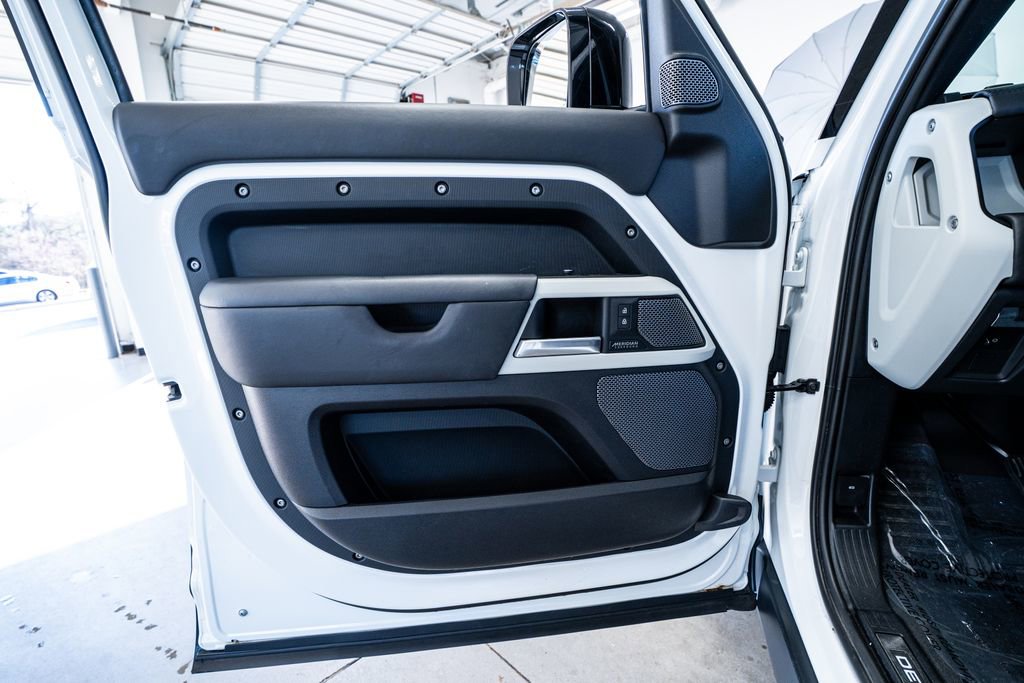 2023 Land Rover Defender 110 X-Dynamic SE