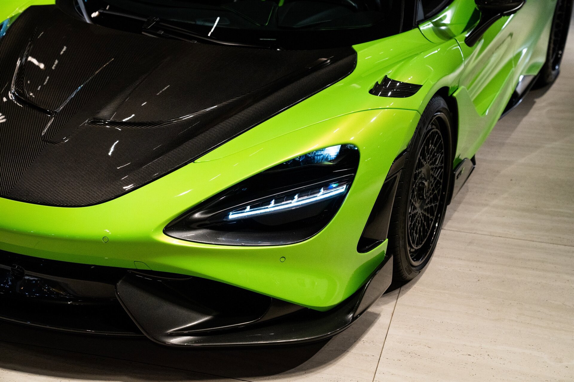 Used 2022 McLaren 765LT photo 10