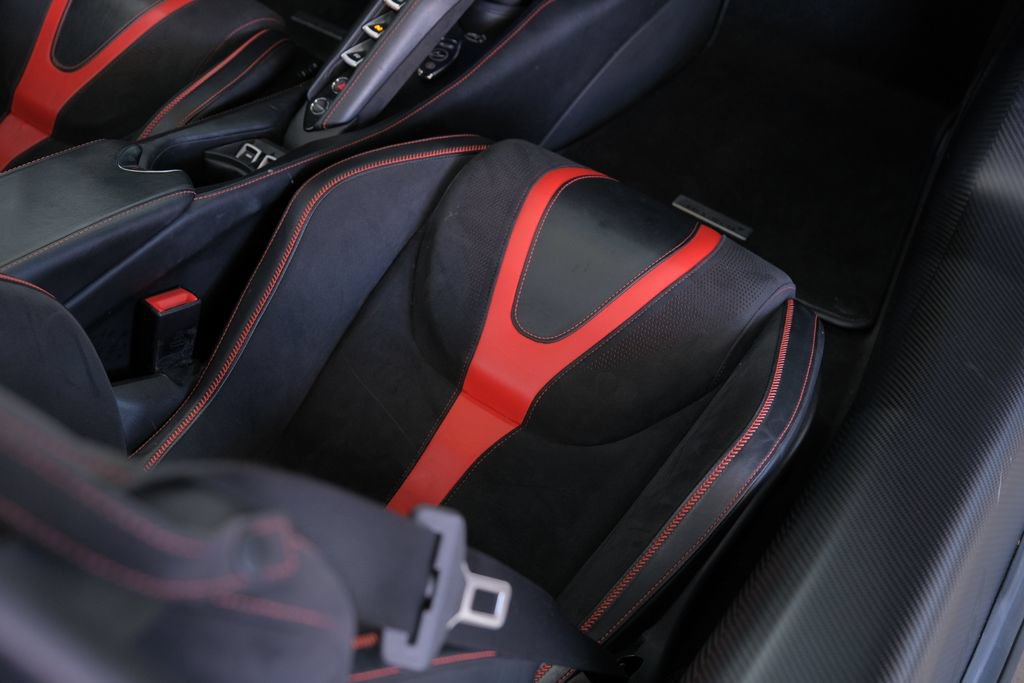 Used 2020 McLaren 720S Spider photo 11