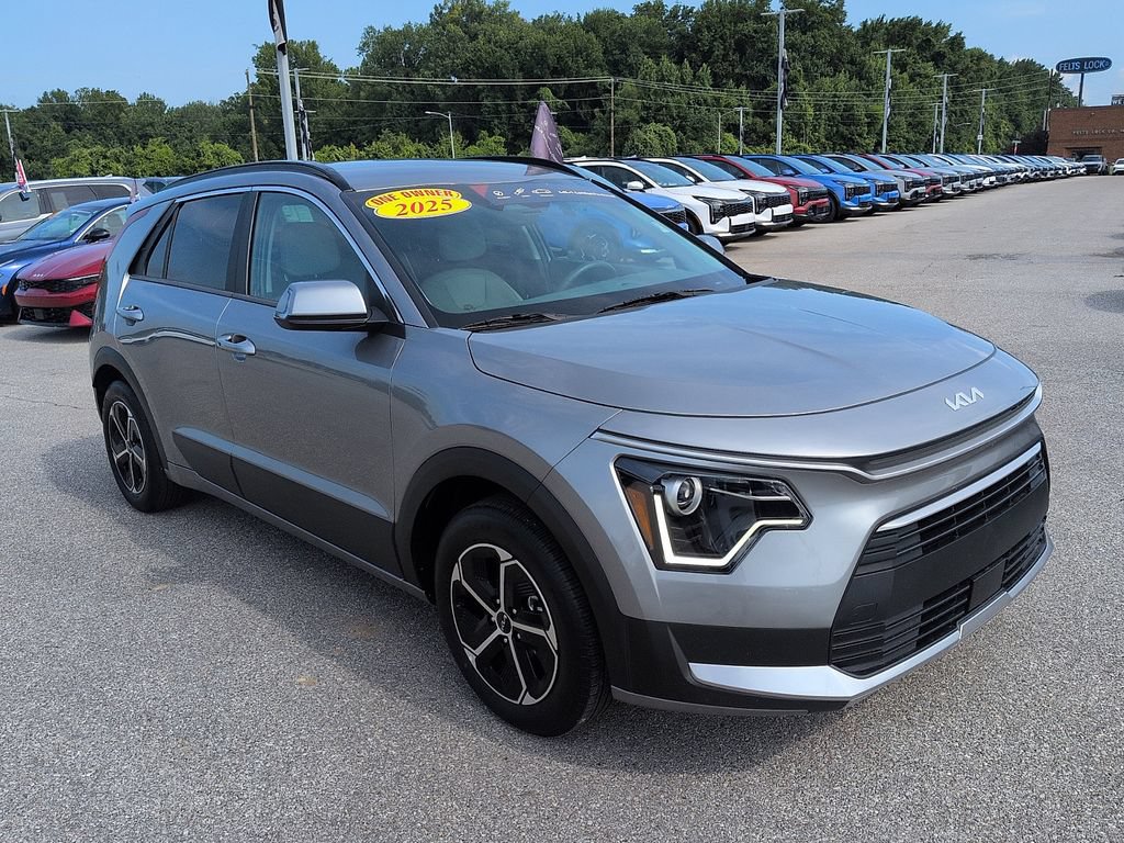 Used 2025 Kia Niro EX