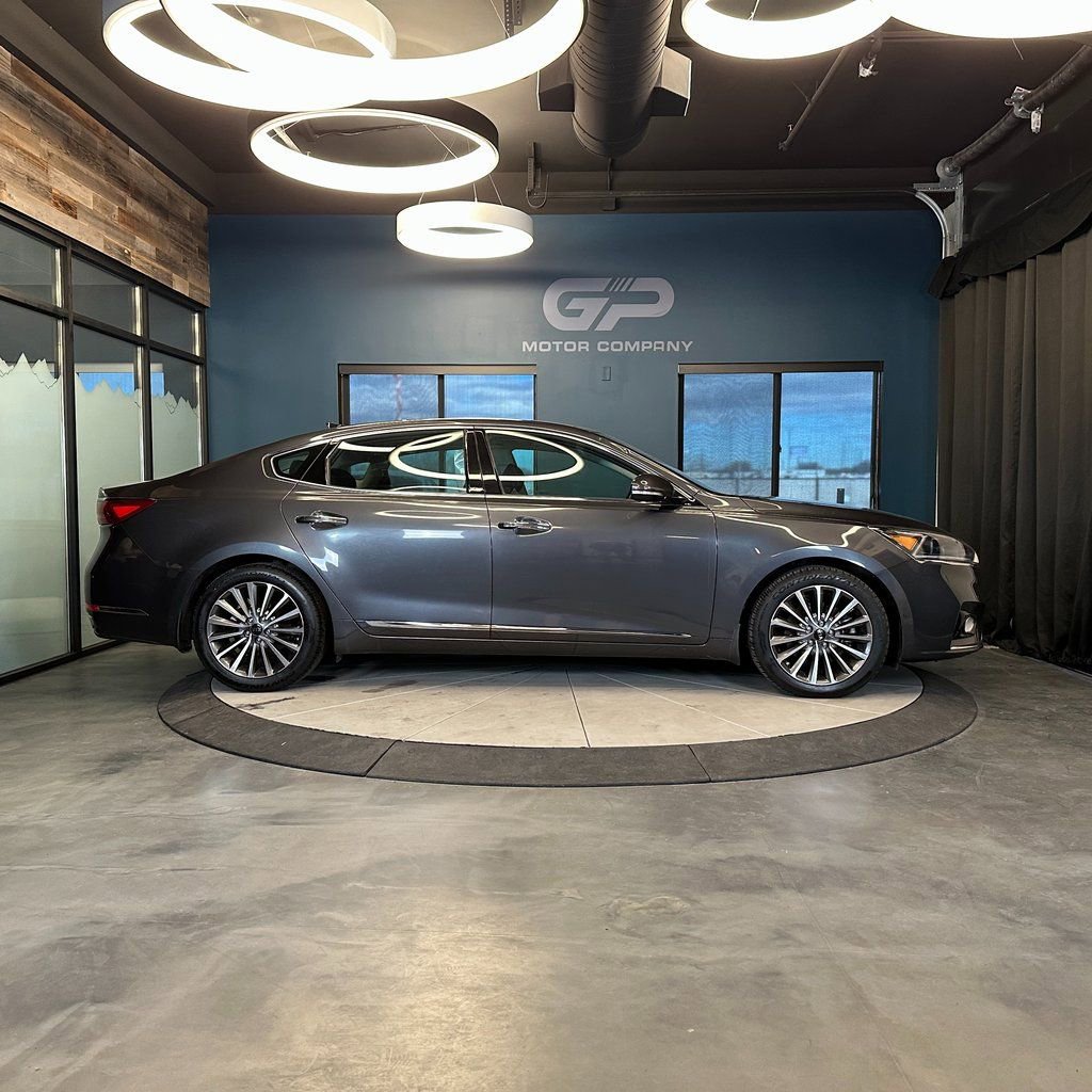 2018 Kia Cadenza Premium