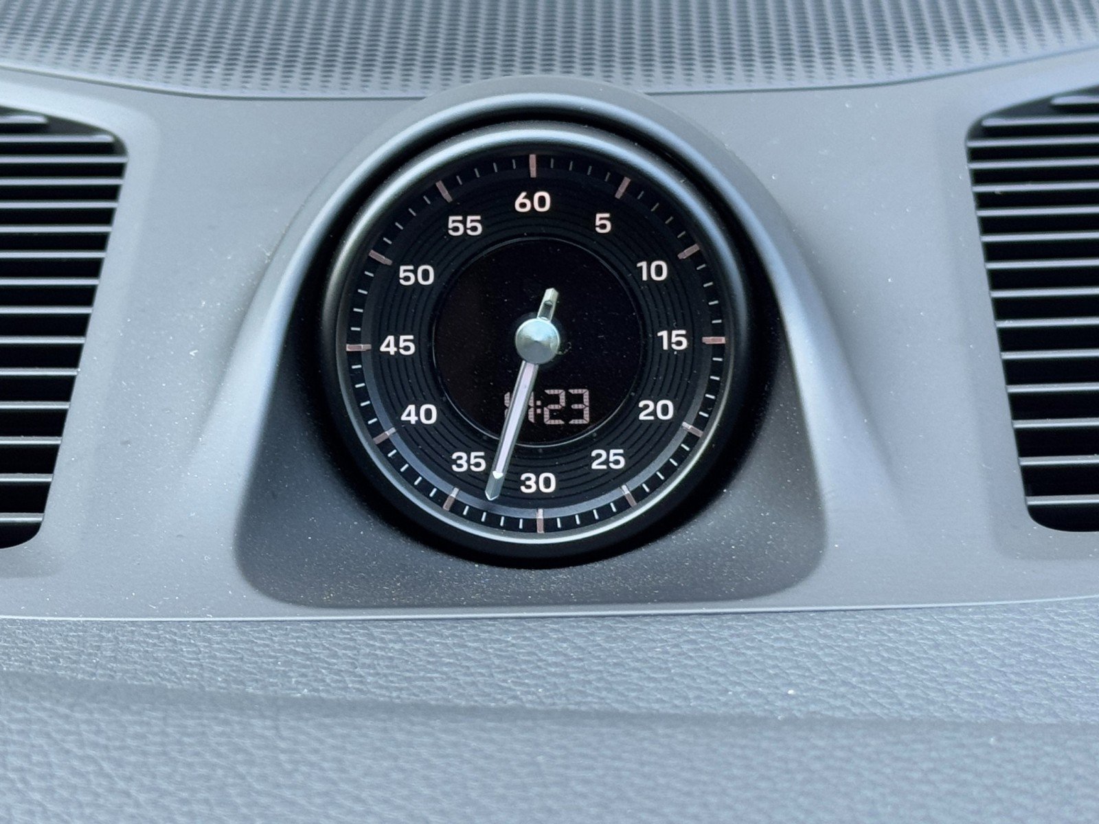 2024 Porsche Cayenne S