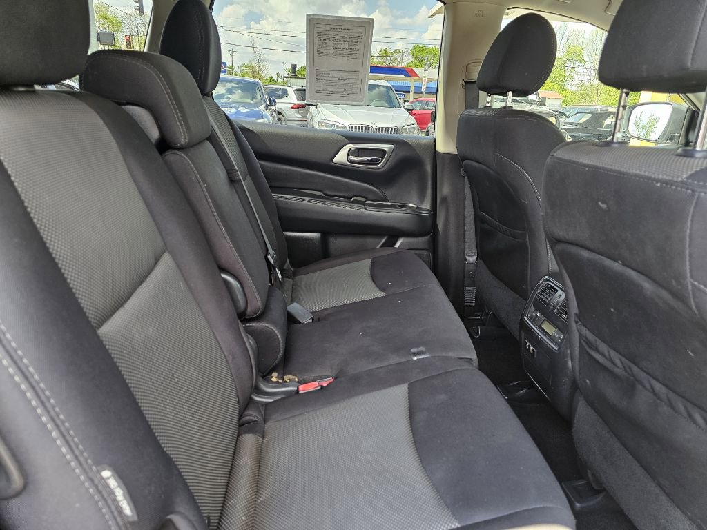 2020 Nissan Pathfinder SV