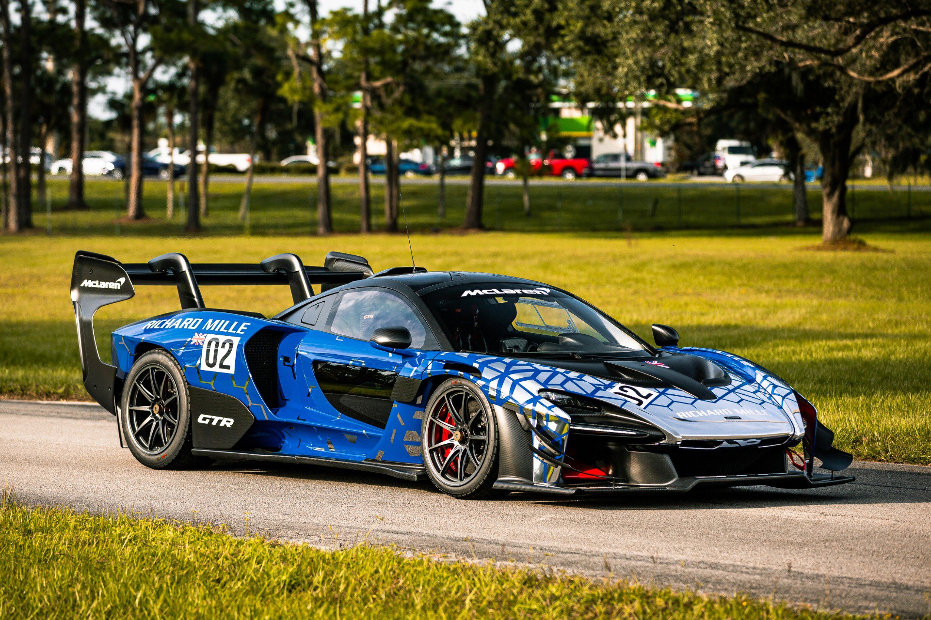 Used 2020 McLaren Senna photo 11