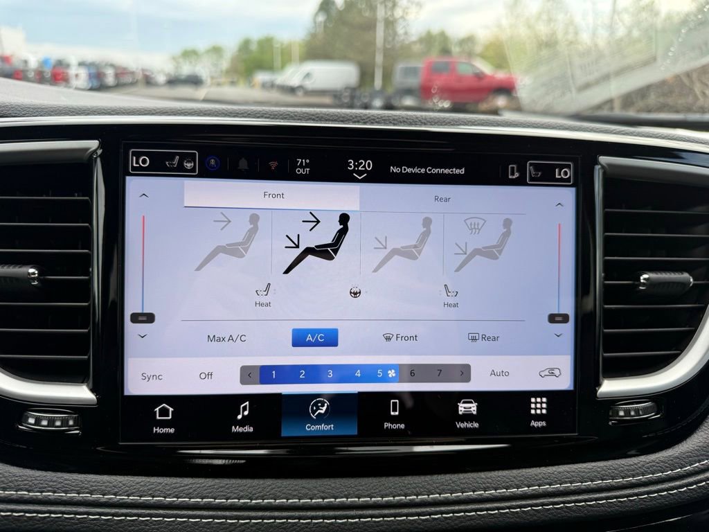 2026 Chrysler Pacifica Select