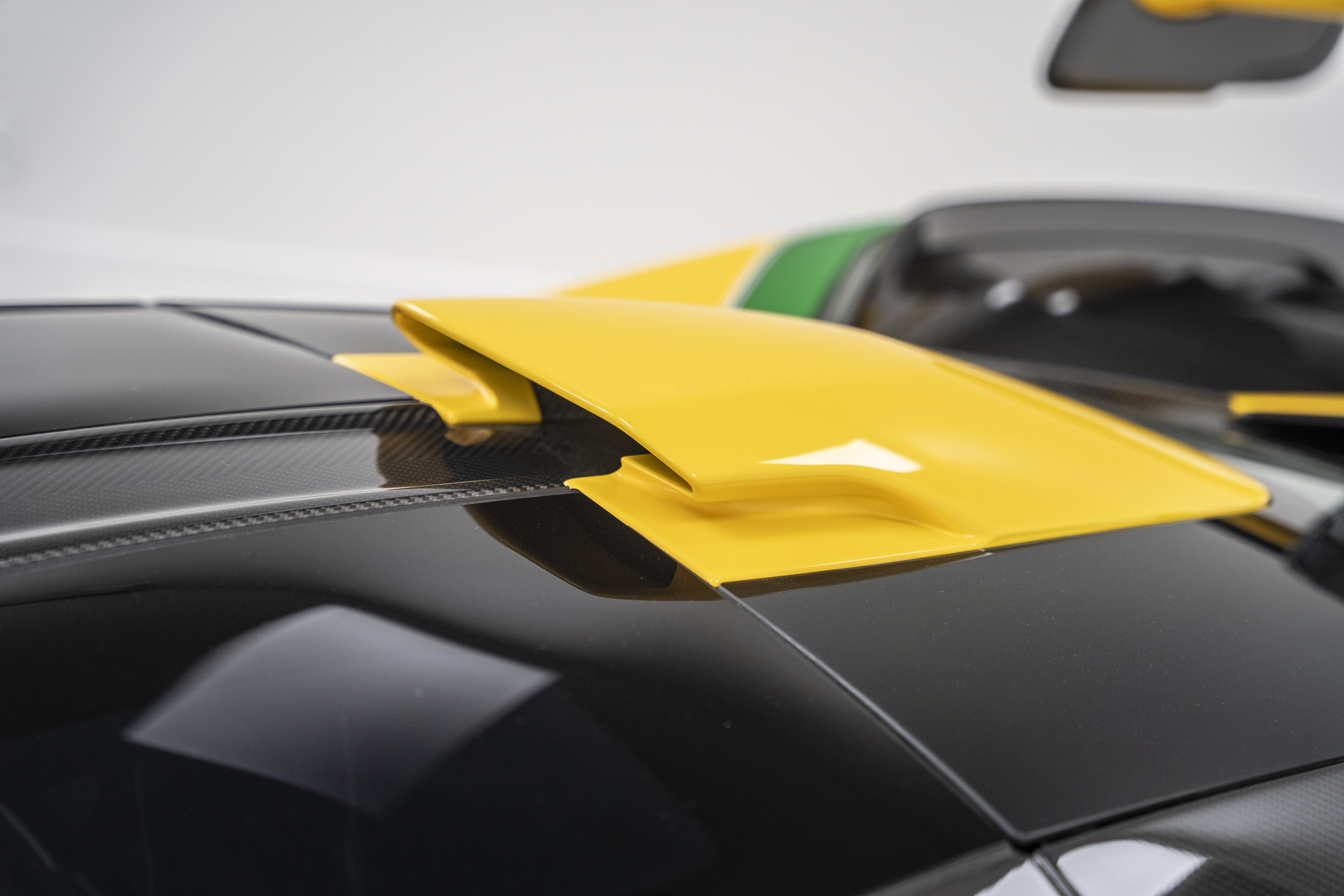 Used 2019 McLaren Senna photo 17