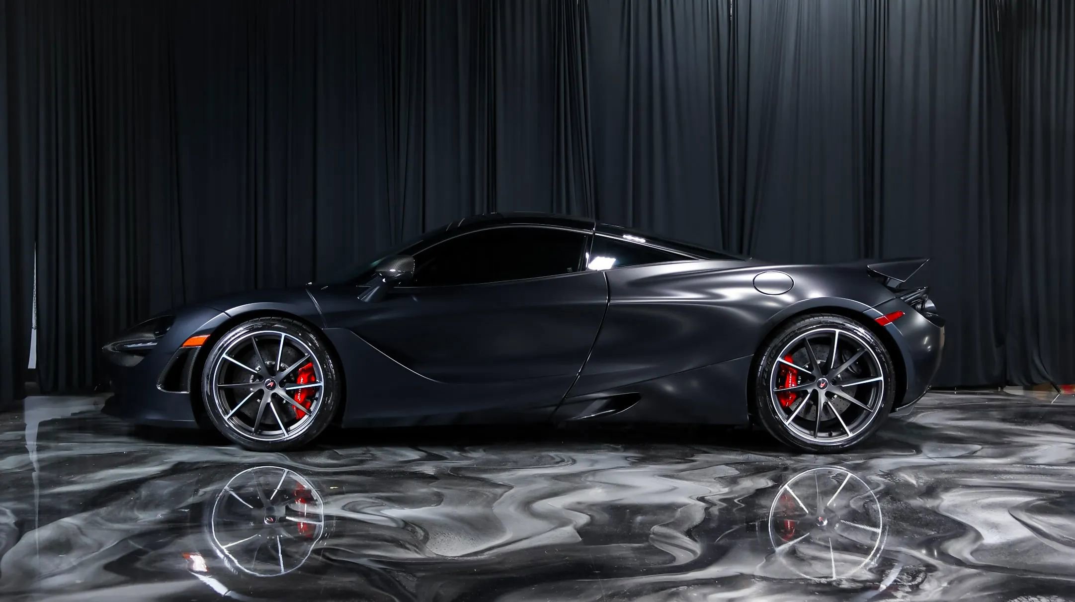 Used 2018 McLaren 720S photo 14