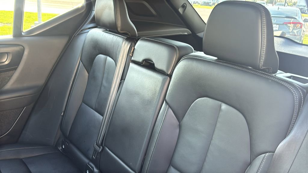 2024 Volvo Xc40 B5 Core