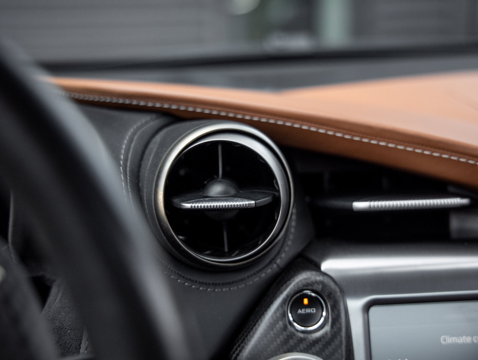 Used 2018 McLaren 720S photo 31