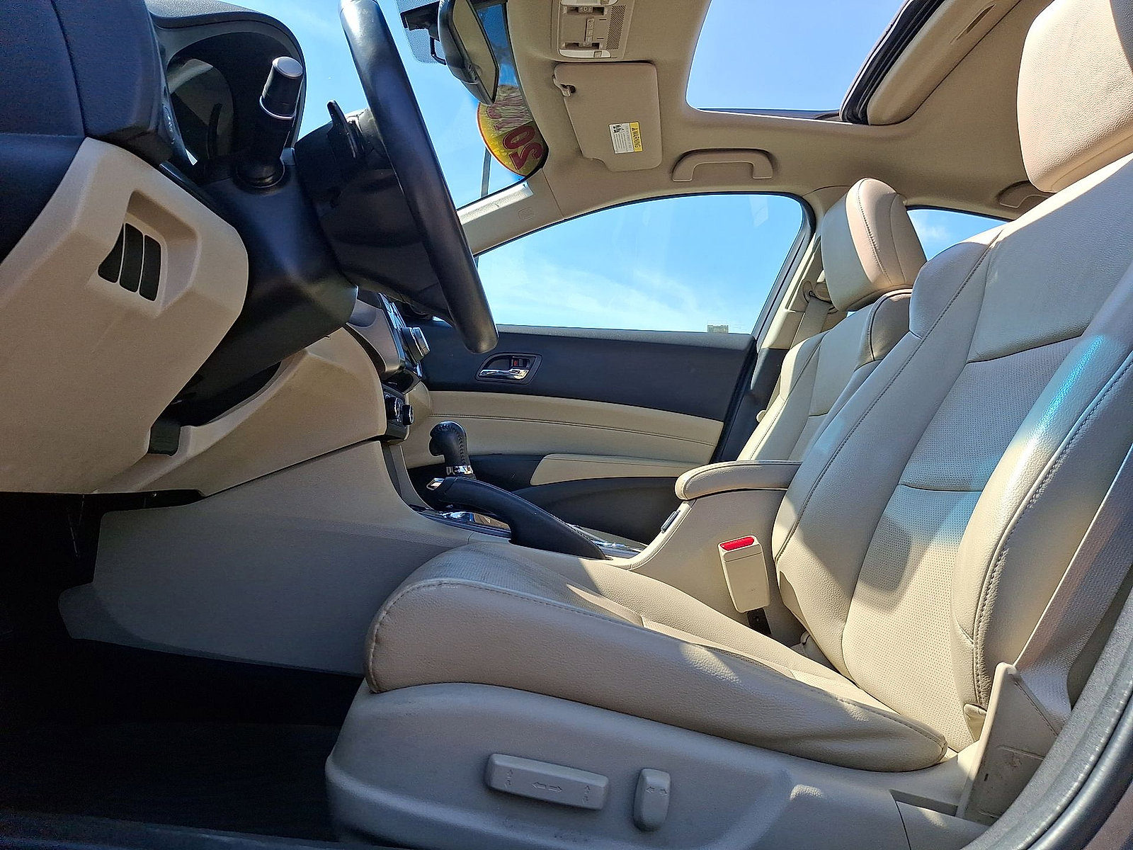 2013 Acura ILX w/ Technology Package