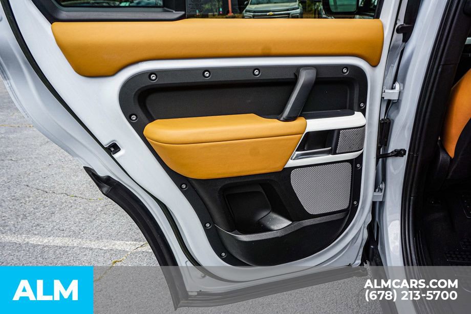 2023 Land Rover Defender 130 SE