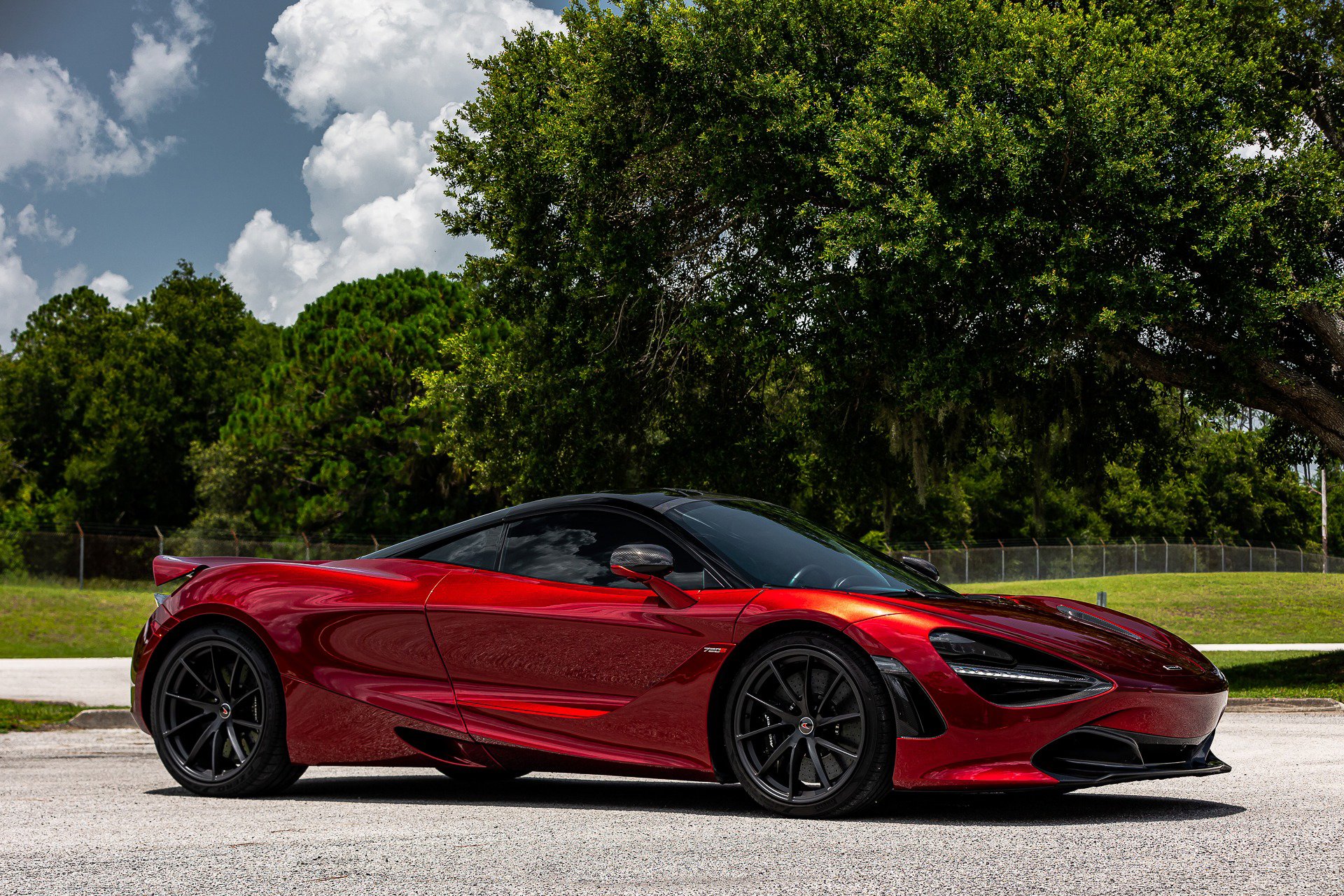Used 2018 McLaren 720S Luxury photo 17