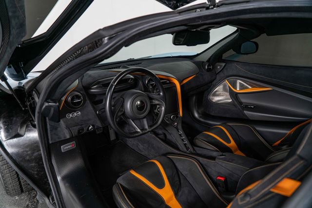 Used 2018 McLaren 720S Performance photo 16