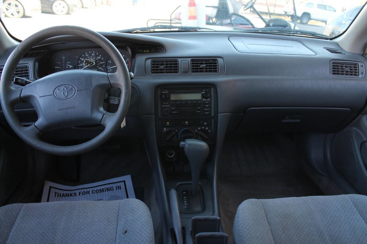 2001 Toyota Camry LE