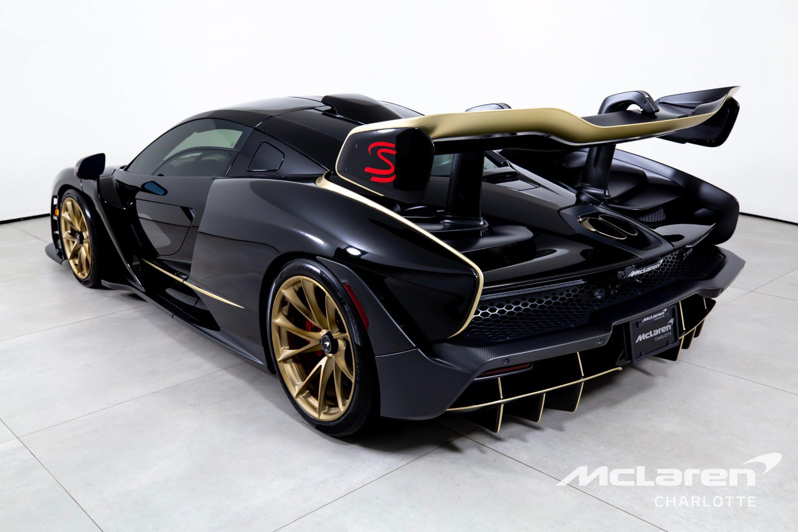 Used 2019 McLaren Senna photo 7