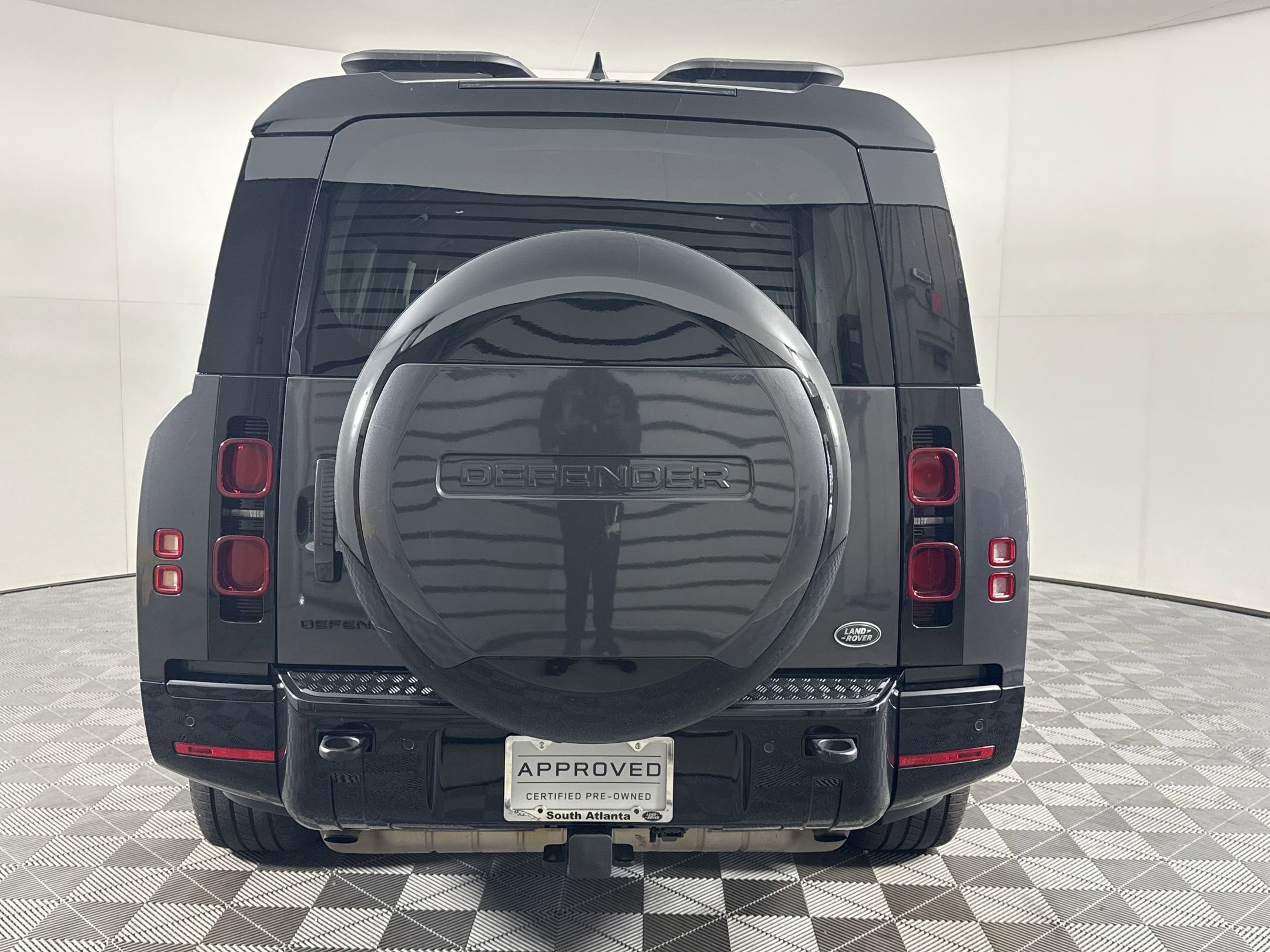 2023 Land Rover Defender 130 X-Dynamic SE