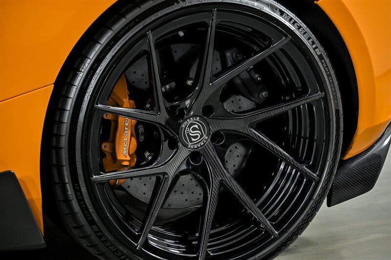 Used 2018 McLaren 720S photo 13