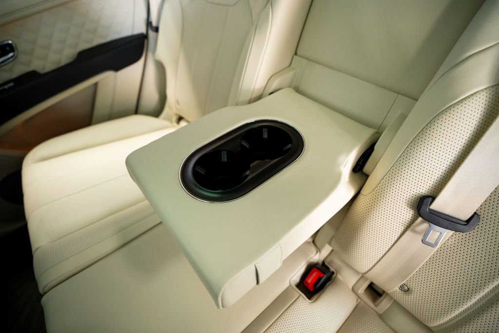 2021 Bentley Bentayga Plug-In Hybrid