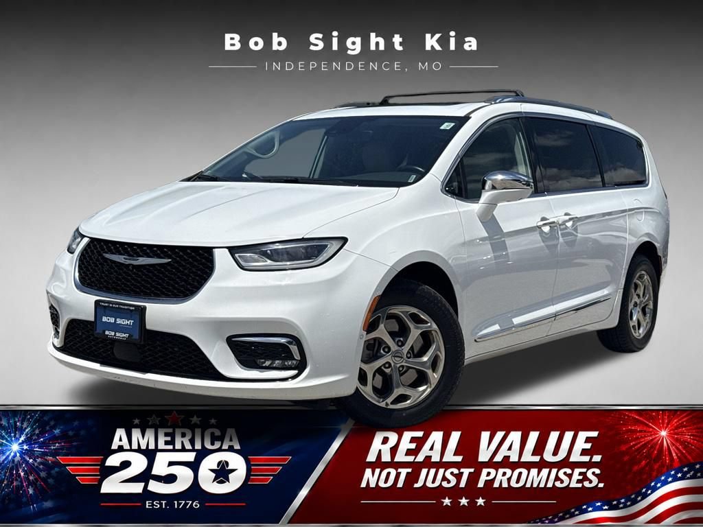 Used Chrysler Pacifica Minivans for Sale Near Me in Lee's Summit