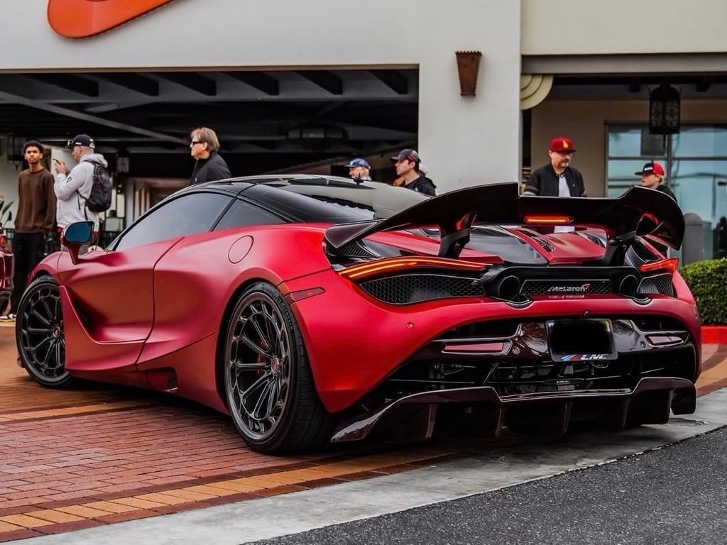 Used 2018 McLaren 720S photo 2