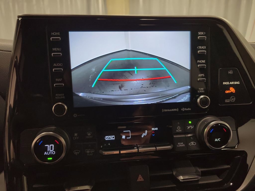 2021 Toyota Highlander LE