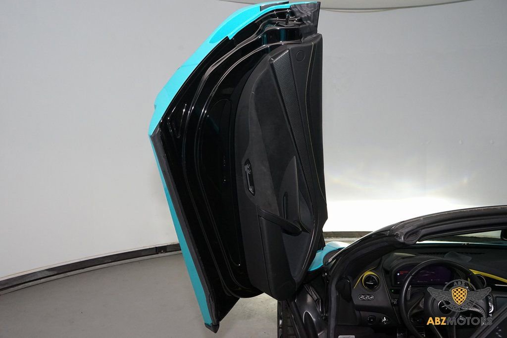 Used 2022 McLaren 720S Performance photo 12