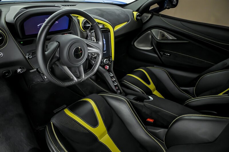 Used 2018 McLaren 720S photo 22